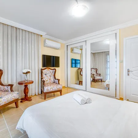Two Seas Villa *